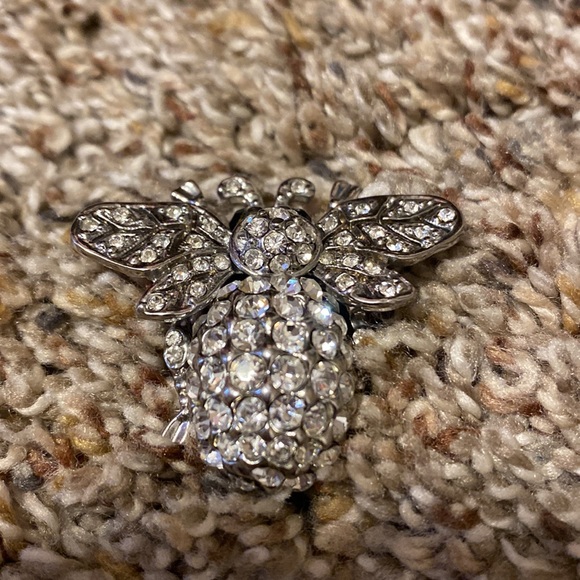 Bumblebee Brooch Pin With Rhinestones - Picture 3 of 6